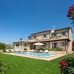 Rustic Rorripa With A Pool In Istria *