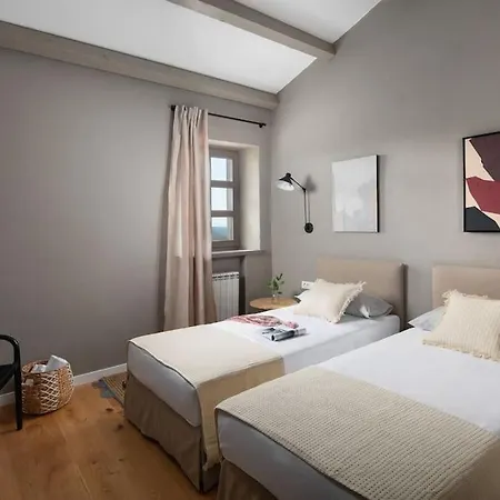 Rustic Rorripa With A Pool In Istria *