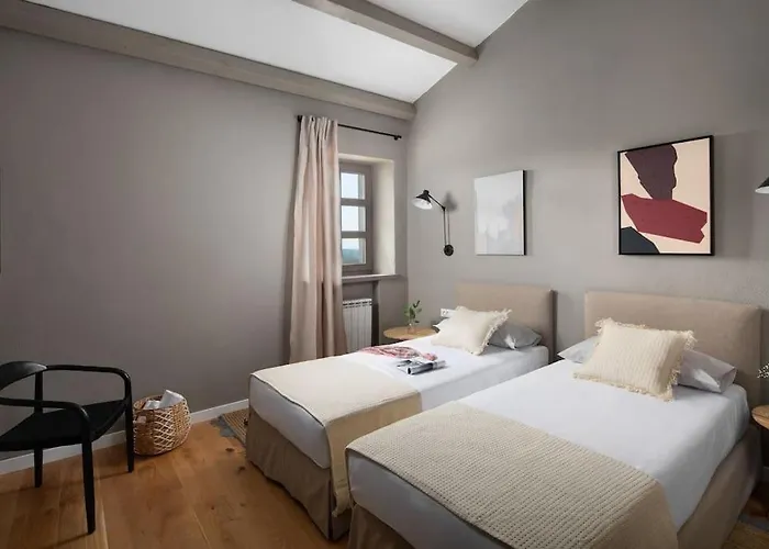 Rustic Rorripa With A Pool In Istria *