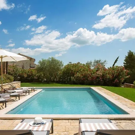 Villa Rustic Rorripa With A Pool In Istria Sveti Lovreč Pazenatički