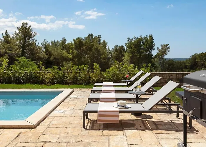 Rustic Rorripa With A Pool In Istria