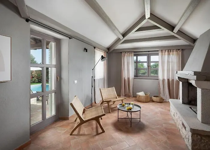 Villa Rustic Rorripa With A Pool In Istria Sveti Lovreč Pazenatički